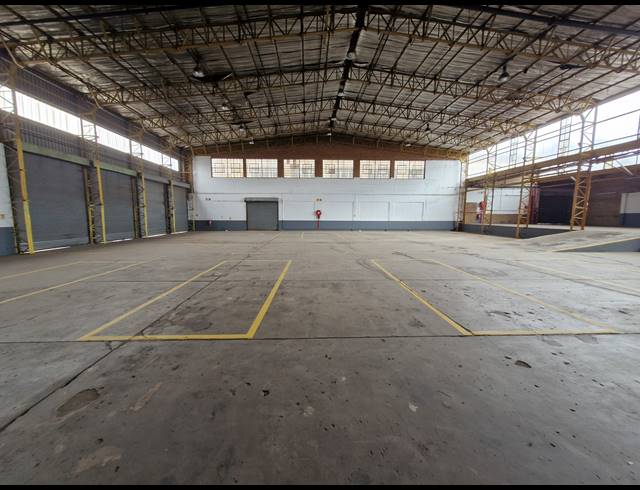 2,722M² WAREHOUSE TO LET IN BENROSE
